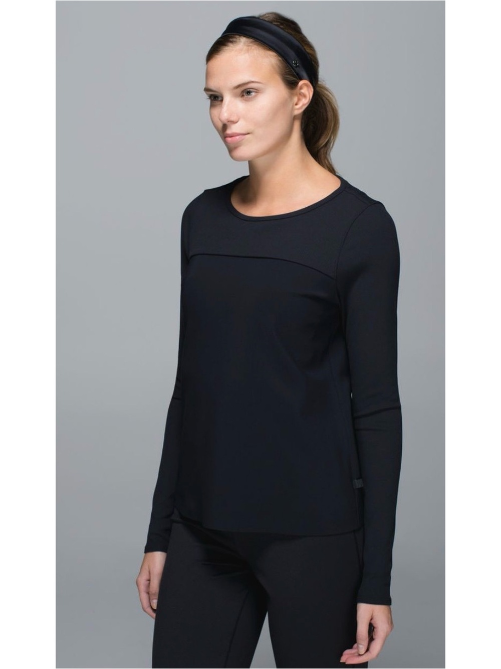 Women's Black Long-Sleeve Performance Top